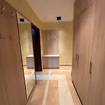 2-bedroom, 2-bathroom With Fireplace And Garden At Winslow Infinity Apartment