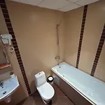 2-bedroom, 2-bathroom With Fireplace And Garden At Winslow Infinity Apartment