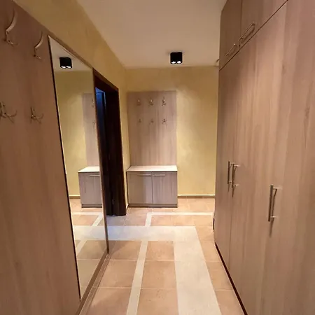 2-bedroom, 2-bathroom With Fireplace And Garden At Winslow Infinity 公寓