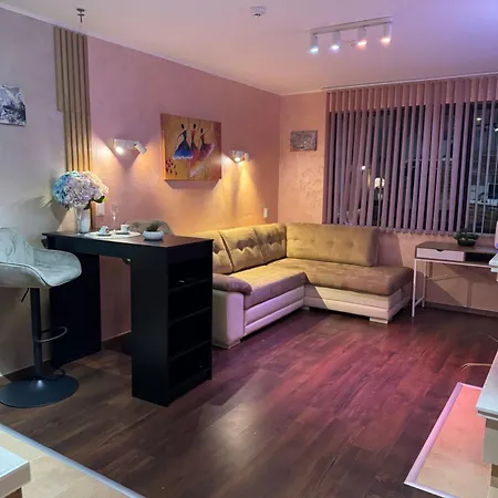 2-bedroom, 2-bathroom With Fireplace And Garden At Winslow Infinity *