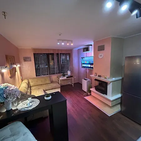 2-bedroom, 2-bathroom With Fireplace And Garden At Winslow Infinity Apartment Bansko