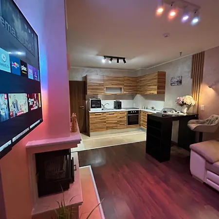 2-bedroom, 2-bathroom With Fireplace And Garden At Winslow Infinity Apartment Bansko