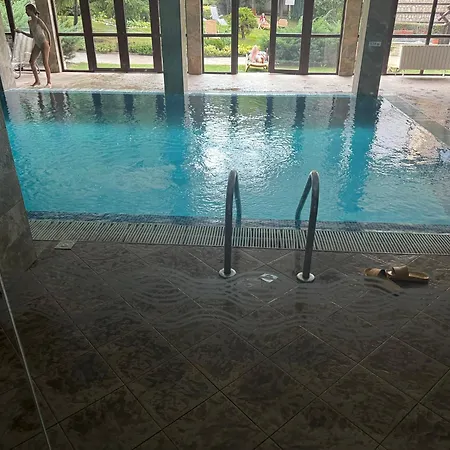 2-bedroom, 2-bathroom With Fireplace And Garden At Winslow Infinity Apartament *