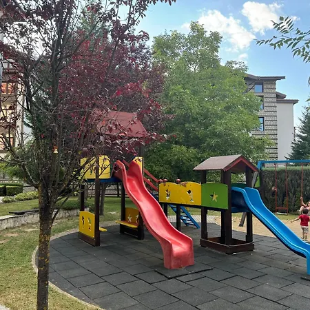 2-bedroom, 2-bathroom With Fireplace And Garden At Winslow Infinity Apartament