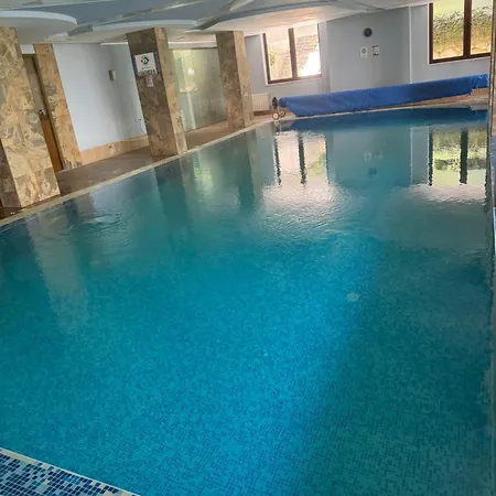 2-bedroom, 2-bathroom With Fireplace And Garden At Winslow Infinity 班斯科