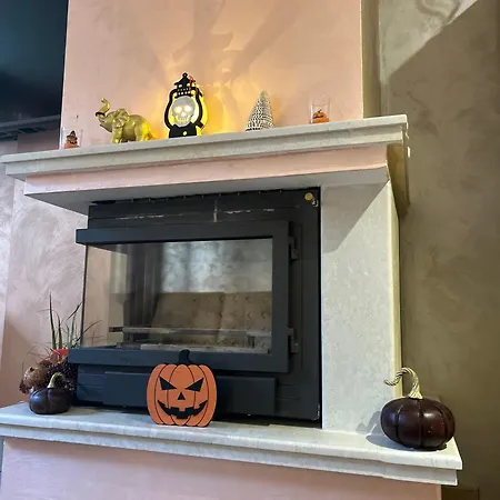 2-bedroom, 2-bathroom With Fireplace And Garden At Winslow Infinity Apartament