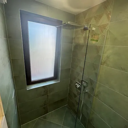 2-bedroom, 2-bathroom With Fireplace And Garden At Winslow Infinity * 班斯科