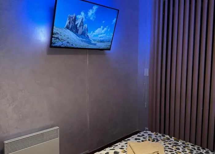 Apartment 2-bedroom, 2-bathroom With Fireplace And Garden At Winslow Infinity