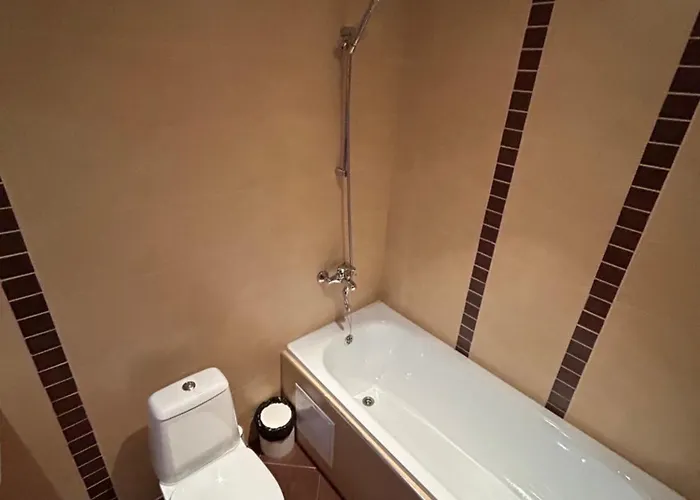 Apartment 2-bedroom, 2-bathroom With Fireplace And Garden At Winslow Infinity