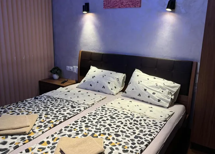 2-bedroom, 2-bathroom With Fireplace And Garden At Winslow Infinity Bansko