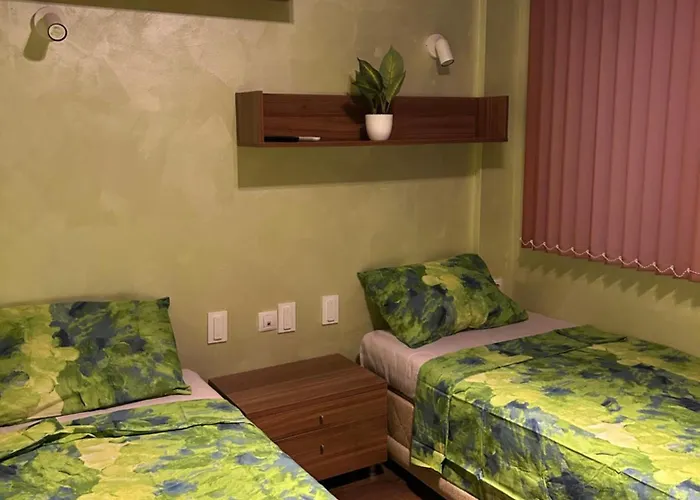 Apartment 2-bedroom, 2-bathroom With Fireplace And Garden At Winslow Infinity *