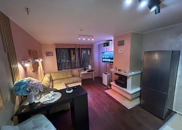 2-bedroom, 2-bathroom With Fireplace And Garden At Winslow Infinity Apartman Banszko