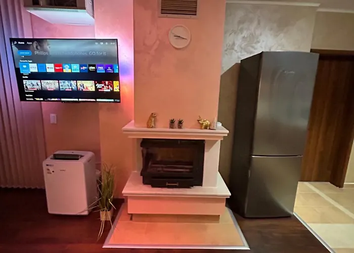 2-bedroom, 2-bathroom With Fireplace And Garden At Winslow Infinity *