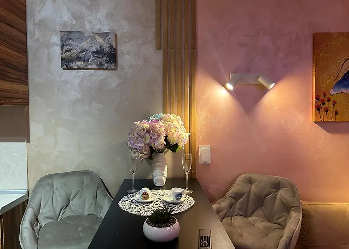 2-bedroom, 2-bathroom With Fireplace And Garden At Winslow Infinity * Banszko