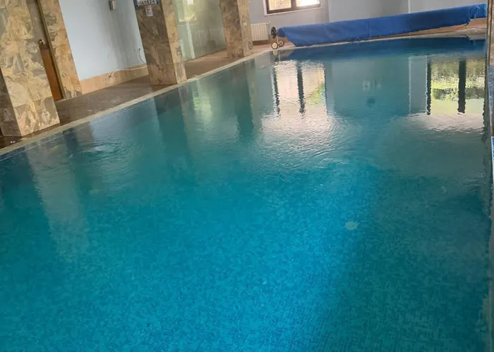 2-bedroom, 2-bathroom With Fireplace And Garden At Winslow Infinity Banszko